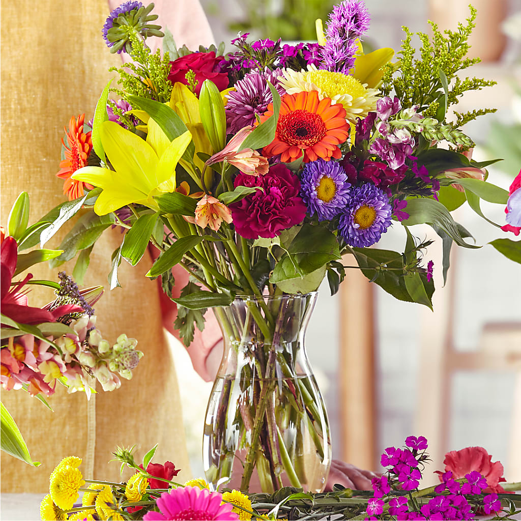 Bold & Bright – A Florist Original – HEARTS & FLOWERS FLORIST, Pine Bush NY
