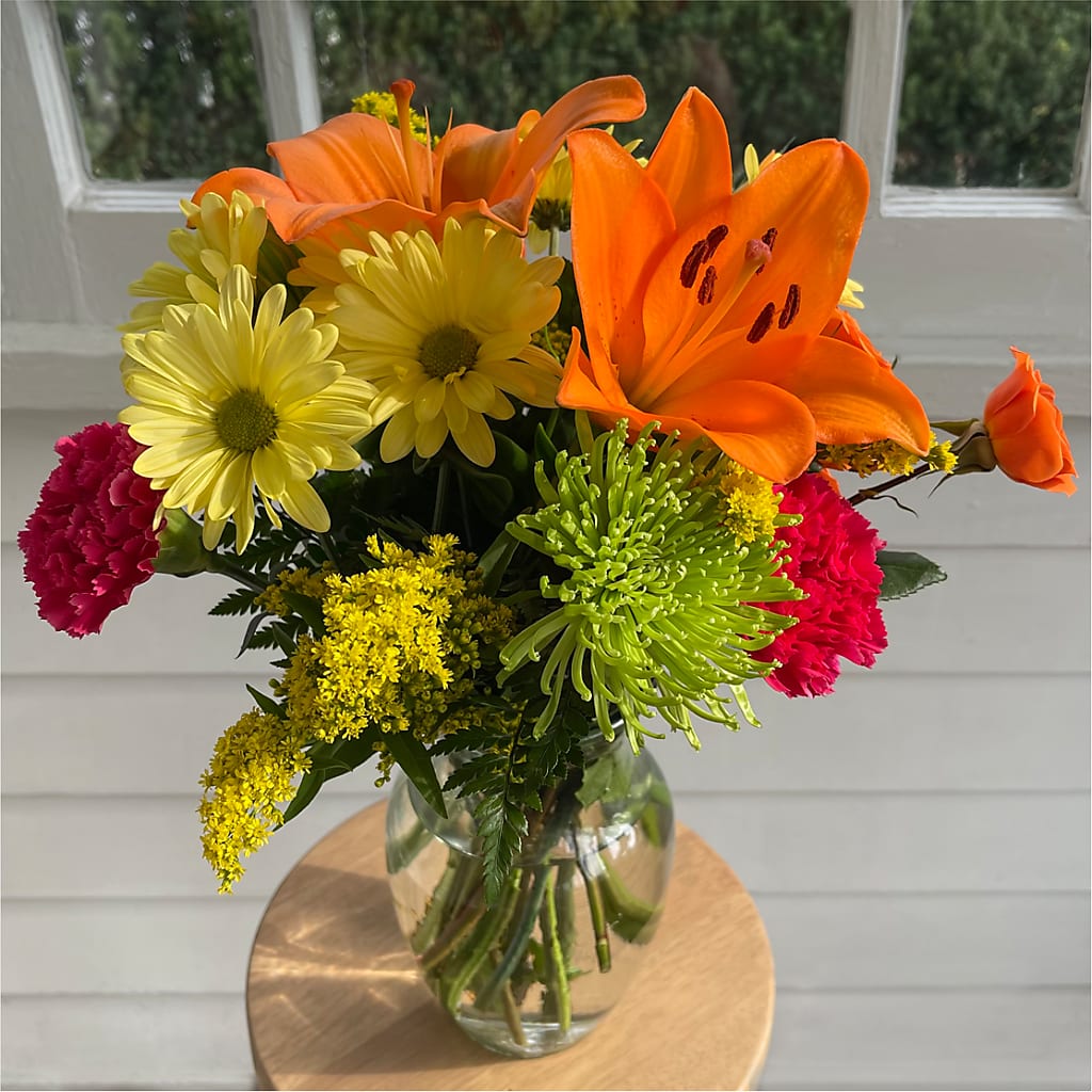 Bold & Bright – A Florist Original – HEARTS & FLOWERS FLORIST, Pine Bush NY