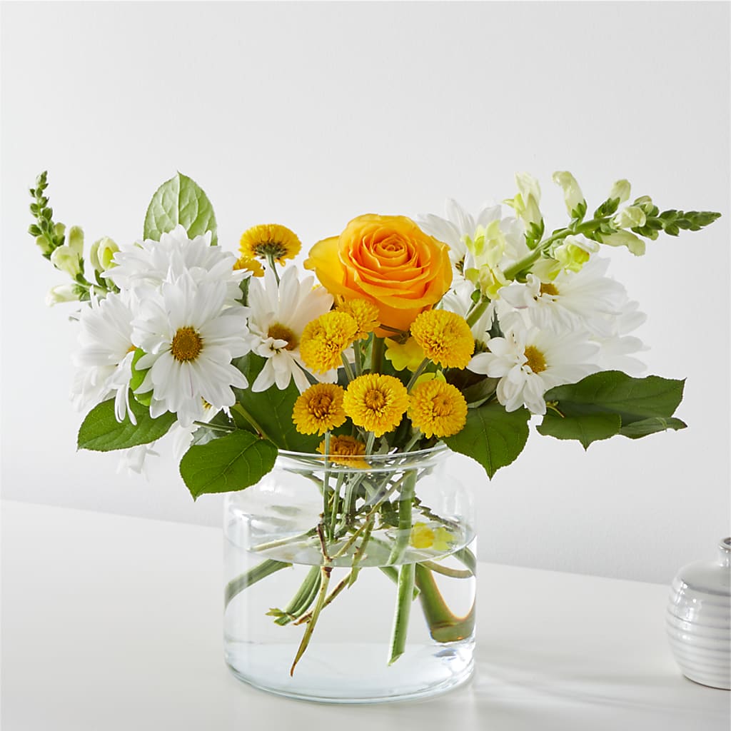 Sun Salutation Bouquet – HEARTS & FLOWERS FLORIST, Pine Bush NY