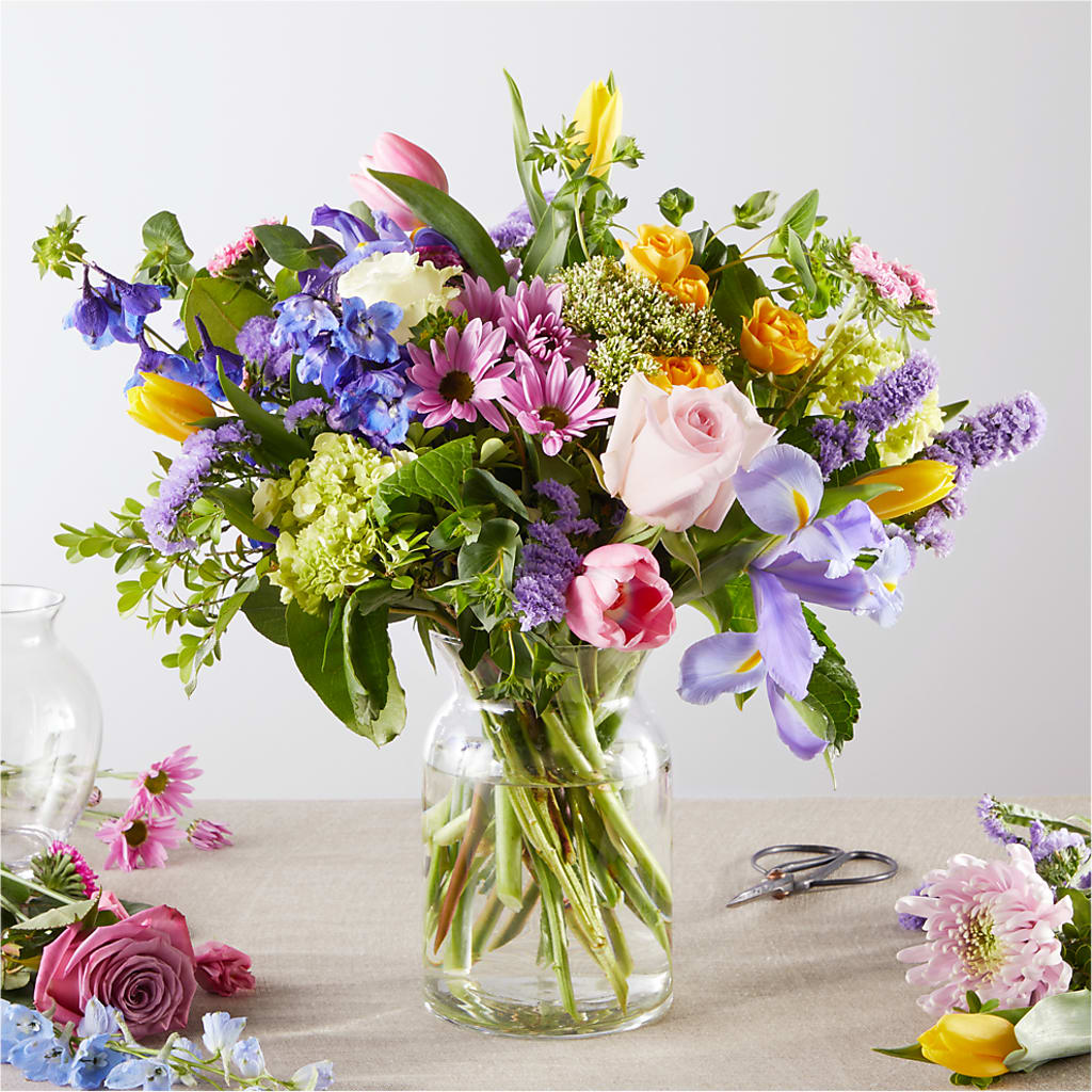 Pastel Tradition - A Florist Original – HEARTS & FLOWERS FLORIST, Pine Bush NY