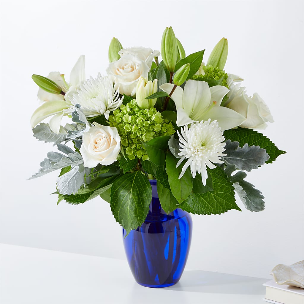 Snowy Dreams Bouquet – HEARTS & FLOWERS FLORIST, Pine Bush NY