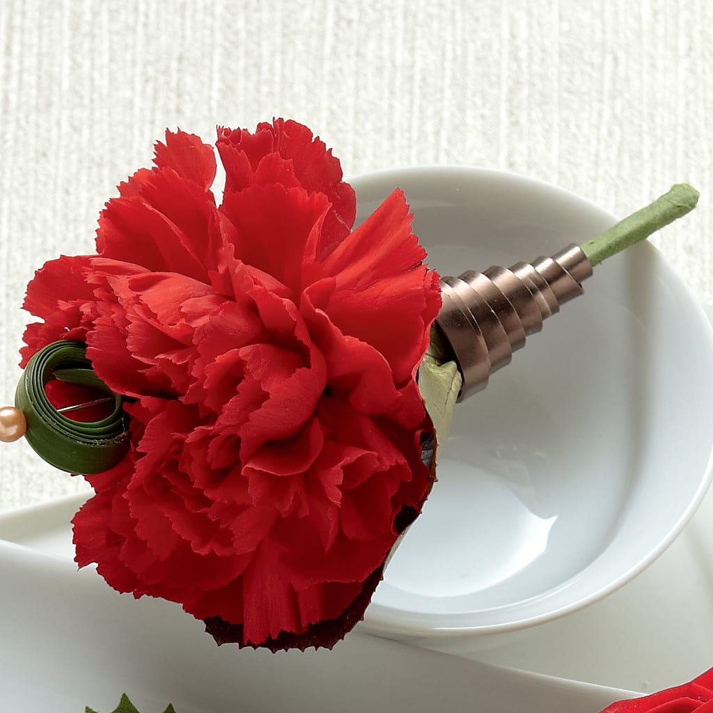 Red Carnation Boutonniere – HEARTS & FLOWERS FLORIST, Pine Bush NY
