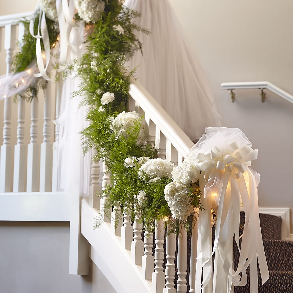 Champagne Dreams Garland – HEARTS & FLOWERS FLORIST, Pine Bush NY