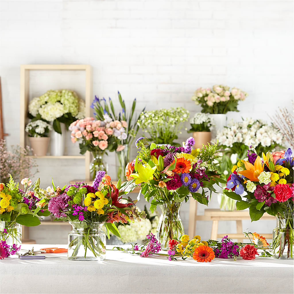 Bold & Bright – A Florist Original – HEARTS & FLOWERS FLORIST, Pine Bush NY