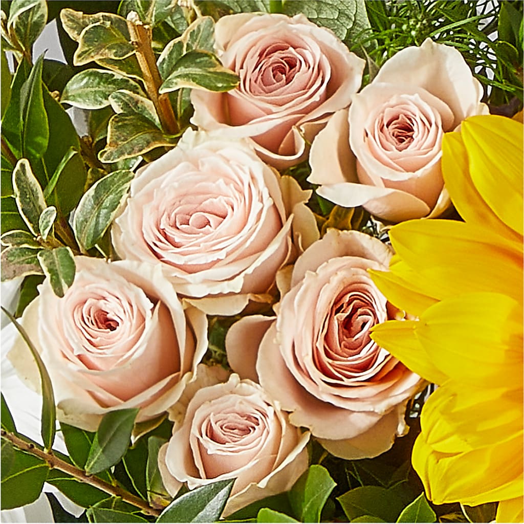 The Good Life Bouquet – HEARTS & FLOWERS FLORIST, Pine Bush NY