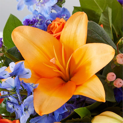 Radiant Citrus Box Bouquet – HEARTS & FLOWERS FLORIST, Pine Bush NY