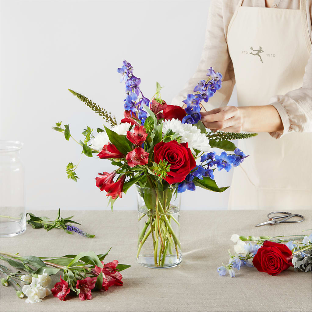 Star Spangled - A Florist Original – HEARTS & FLOWERS FLORIST, Pine Bush NY