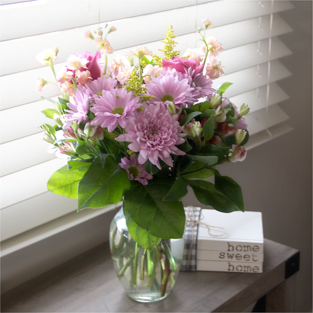 Pastel Tradition - A Florist Original – HEARTS & FLOWERS FLORIST, Pine Bush NY