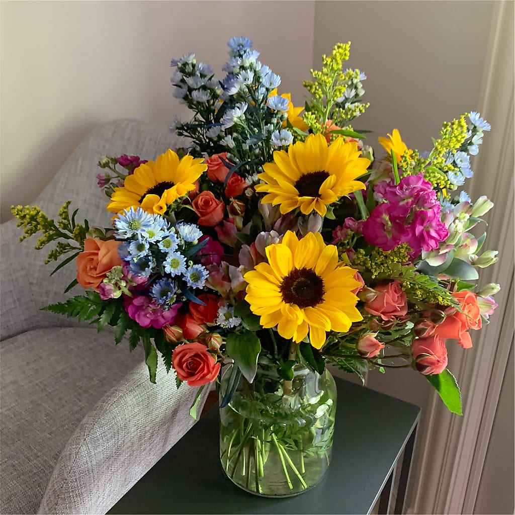 Rays of Life Bouquet – HEARTS & FLOWERS FLORIST, Pine Bush NY