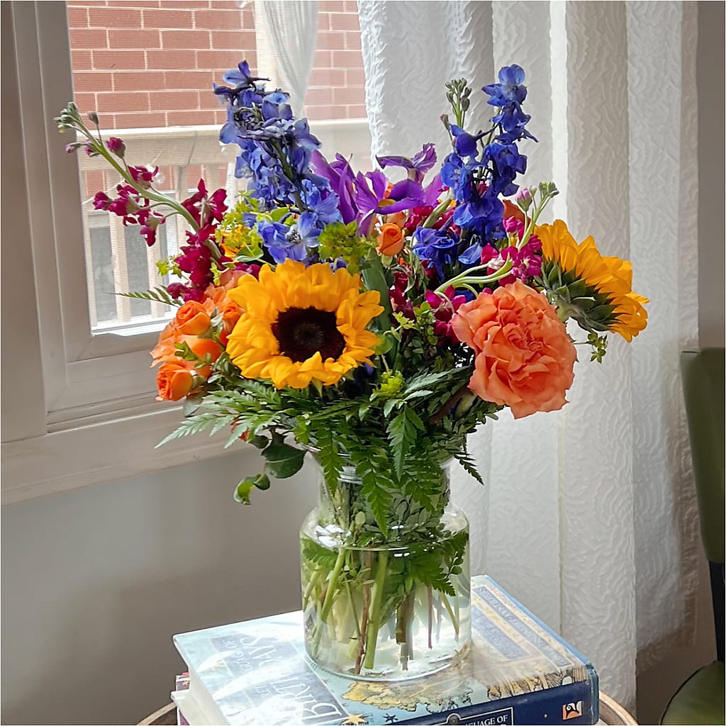 Rays of Life Bouquet – HEARTS & FLOWERS FLORIST, Pine Bush NY