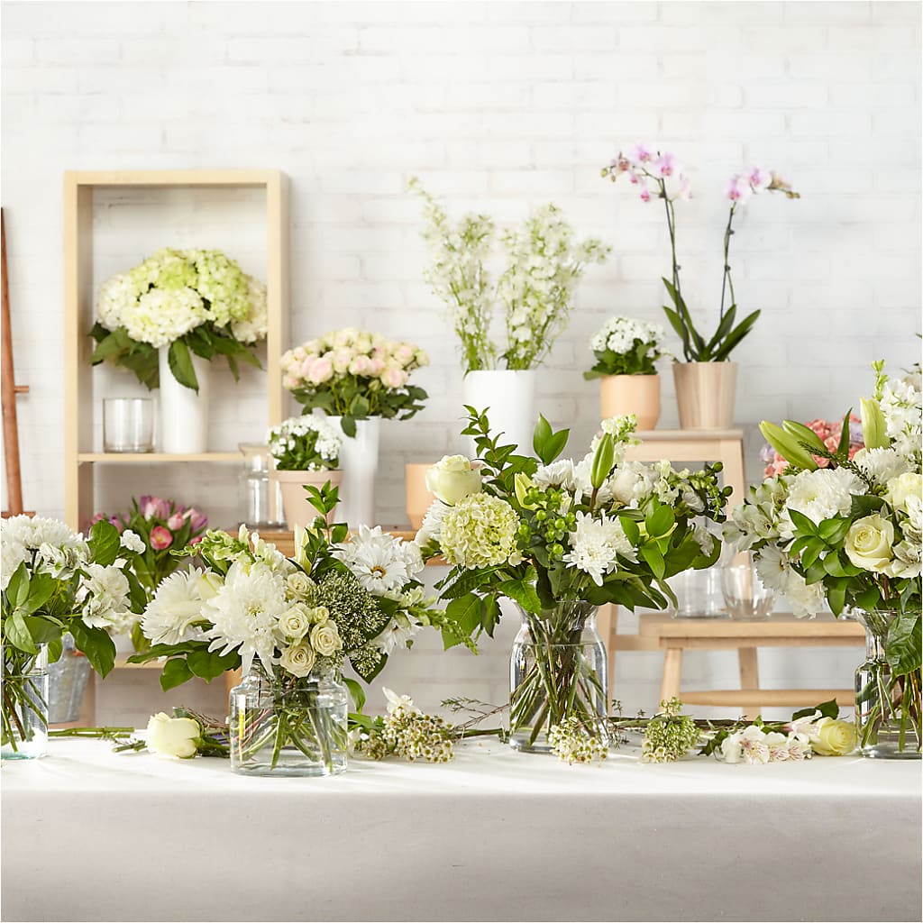 Classic Ivory – A Florist Original – HEARTS & FLOWERS FLORIST, Pine Bush NY