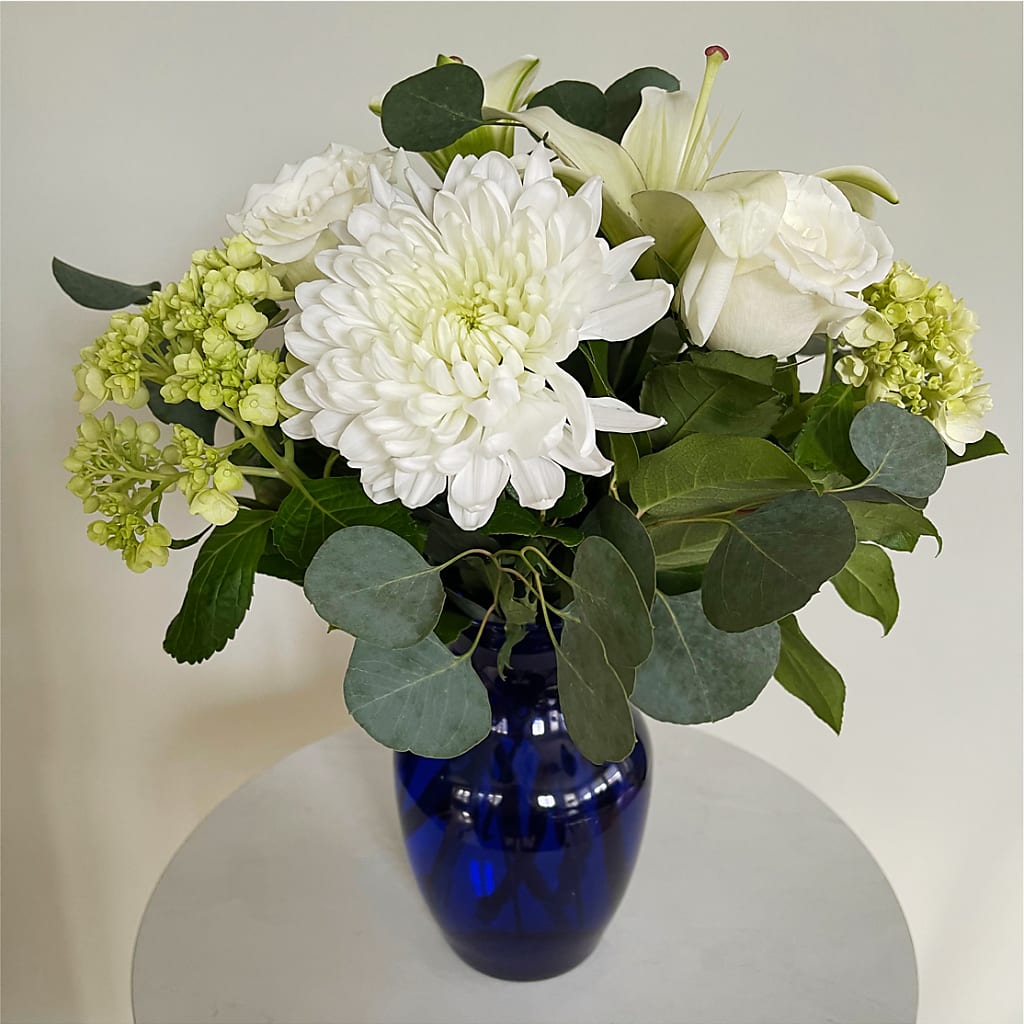 Snowy Dreams Bouquet – HEARTS & FLOWERS FLORIST, Pine Bush NY