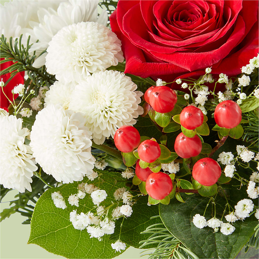 Chance of Flurries Bouquet – HEARTS & FLOWERS FLORIST, Pine Bush NY
