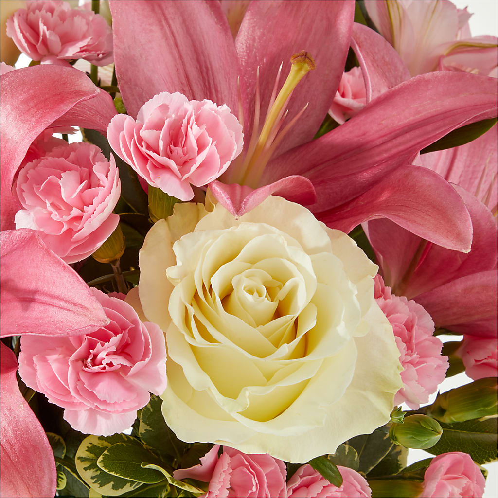 Piece of Cake Bouquet – HEARTS & FLOWERS FLORIST, Pine Bush NY