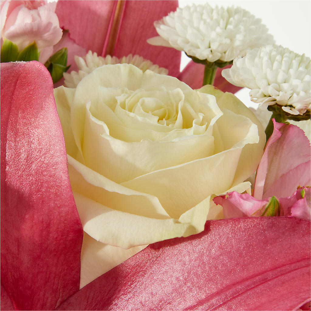 Piece of Cake Bouquet – HEARTS & FLOWERS FLORIST, Pine Bush NY