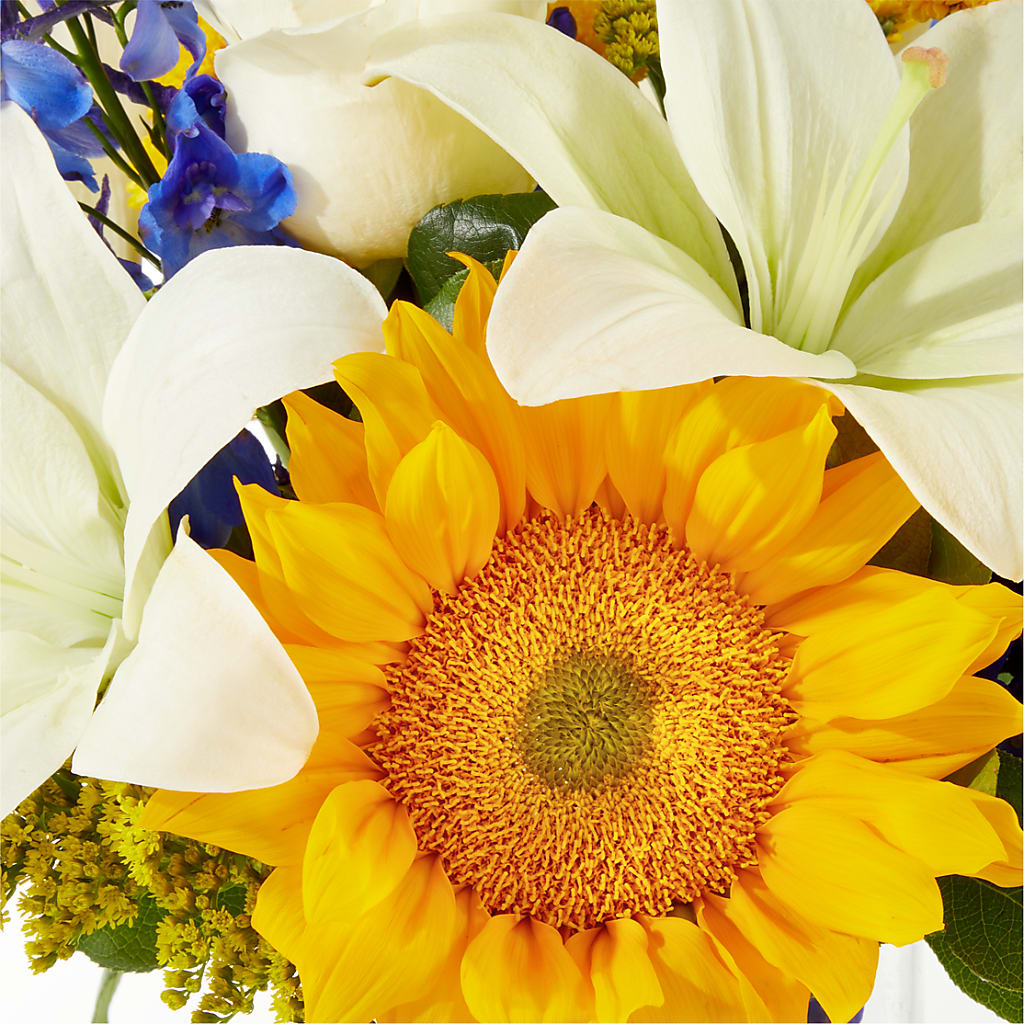 Stargazing Bouquet – HEARTS & FLOWERS FLORIST, Pine Bush NY