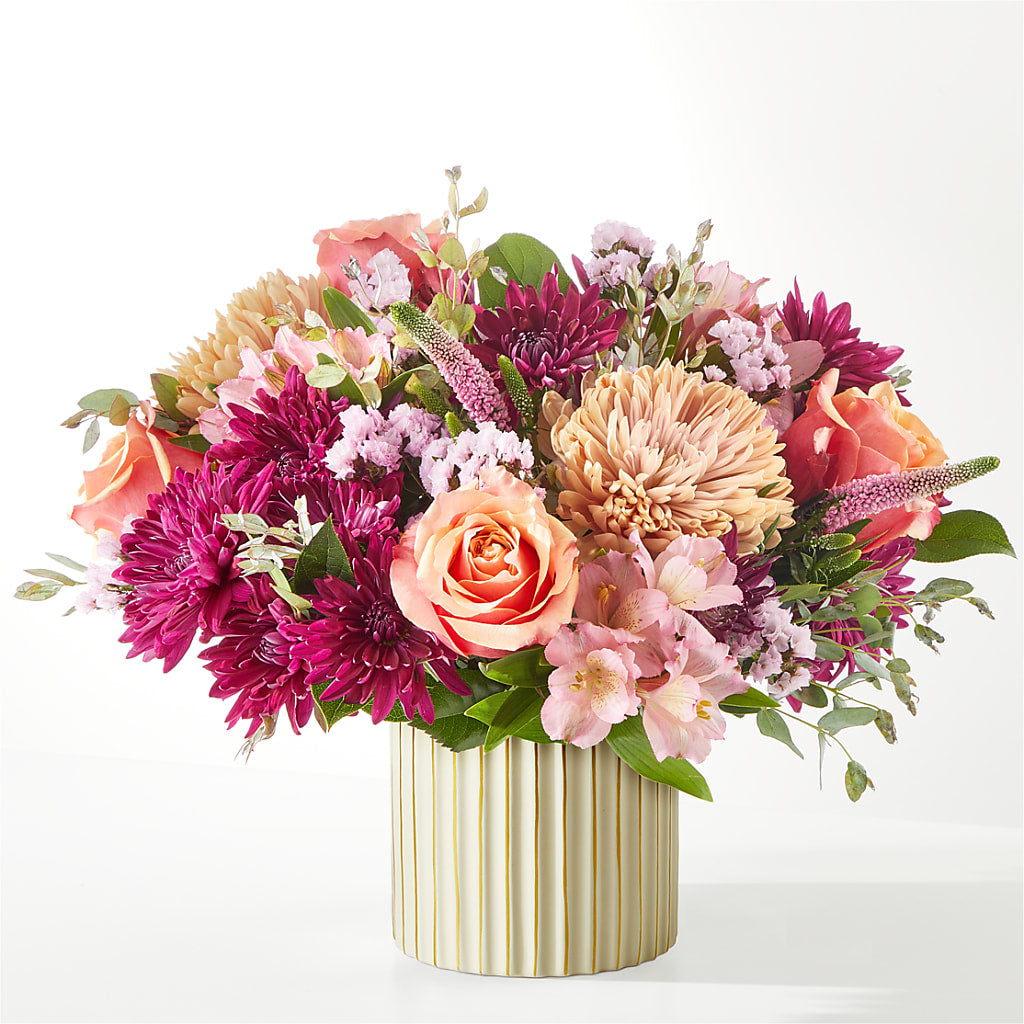 Berry Cobbler Bouquet with Ivory Vase – HEARTS & FLOWERS FLORIST, Pine Bush NY
