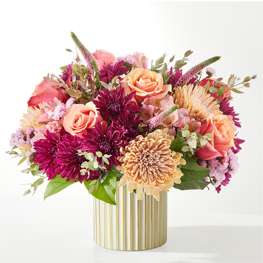 Berry Cobbler Bouquet with Ivory Vase – HEARTS & FLOWERS FLORIST, Pine Bush NY