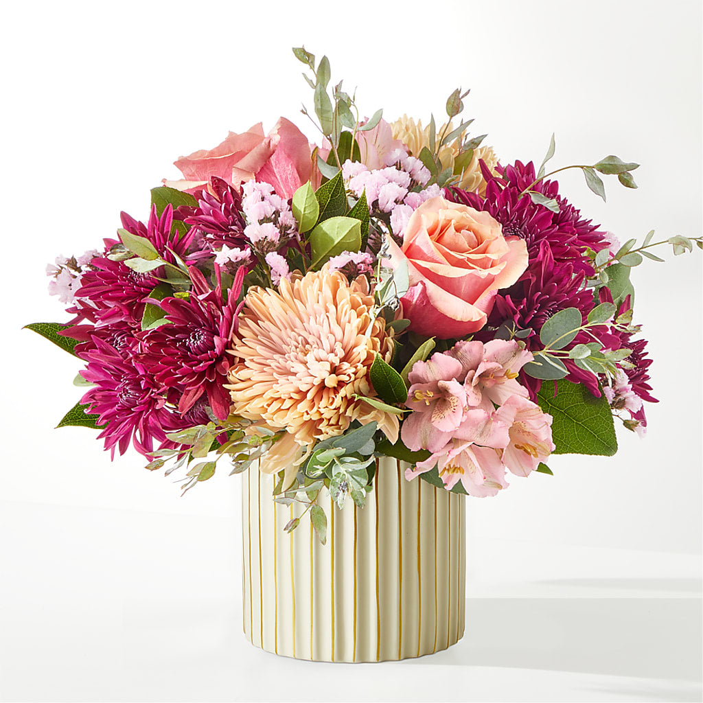 Berry Cobbler Bouquet with Ivory Vase – HEARTS & FLOWERS FLORIST, Pine Bush NY